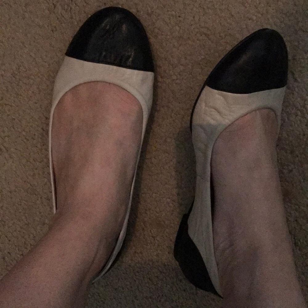 Black and cream Vince camuto flats